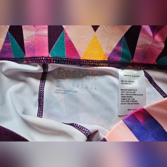 Reebok workout shorts. SIZE S - Picture 5 of 5